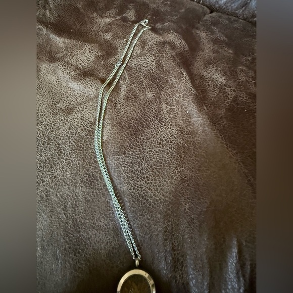 Tree of Life Aromatherapy Diffuser Necklace Stainless Steel Women’s Jewelry‎ - Picture 7 of 7